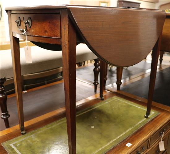 A George III mahogany drop flap Pembroke table, W.89cm